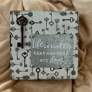 Home Decor inspiring 5 X 5, NWT